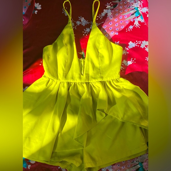 FashionNova Sub Lime Romper - Picture 7 of 9